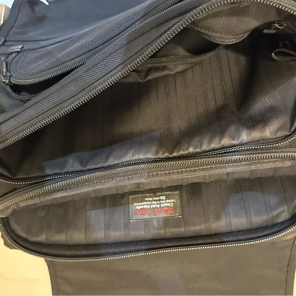 Tumi Briefcase - Picture 4 of 4